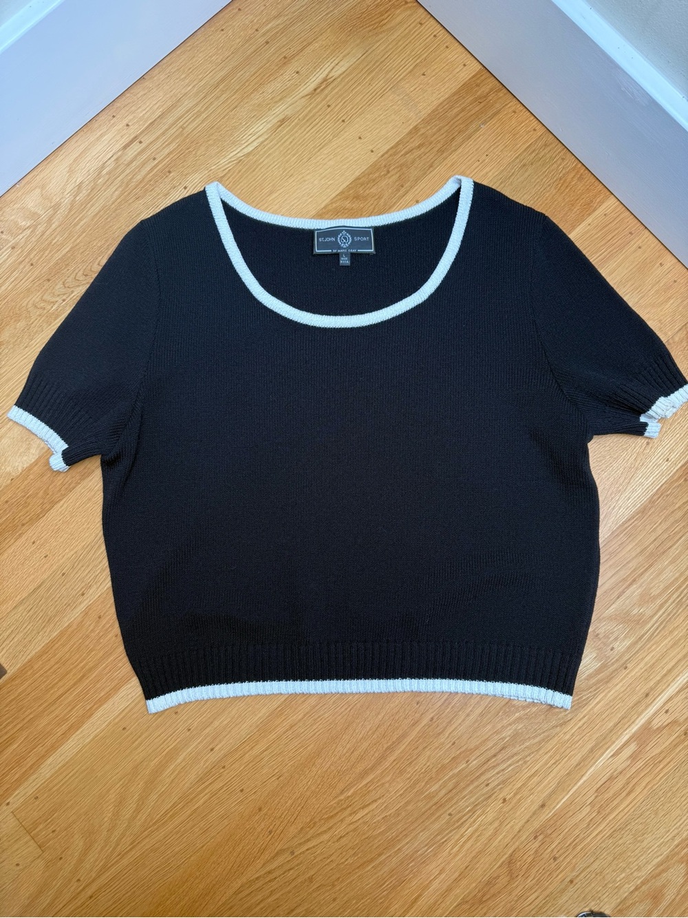 St John Sport Black w/ Ribbed White Trim Santana Knit Short Sleeved Top